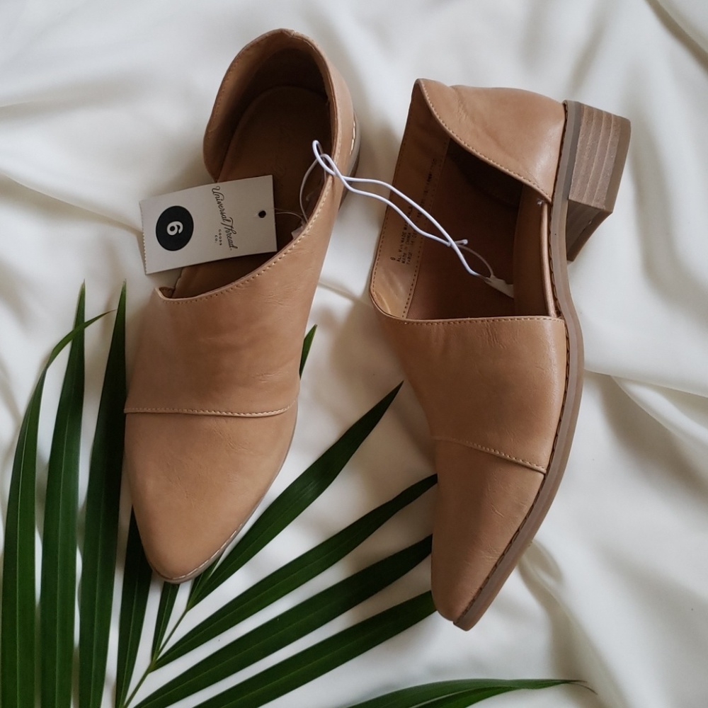 Sold NWT Women's Cut Out Bootie-Tan - Picture 1 of 4